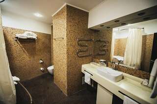 Гостиница Гранд Отель Аквамарин Ру Севастополь Дизайнерский полулюкс/Design Deluxe-11